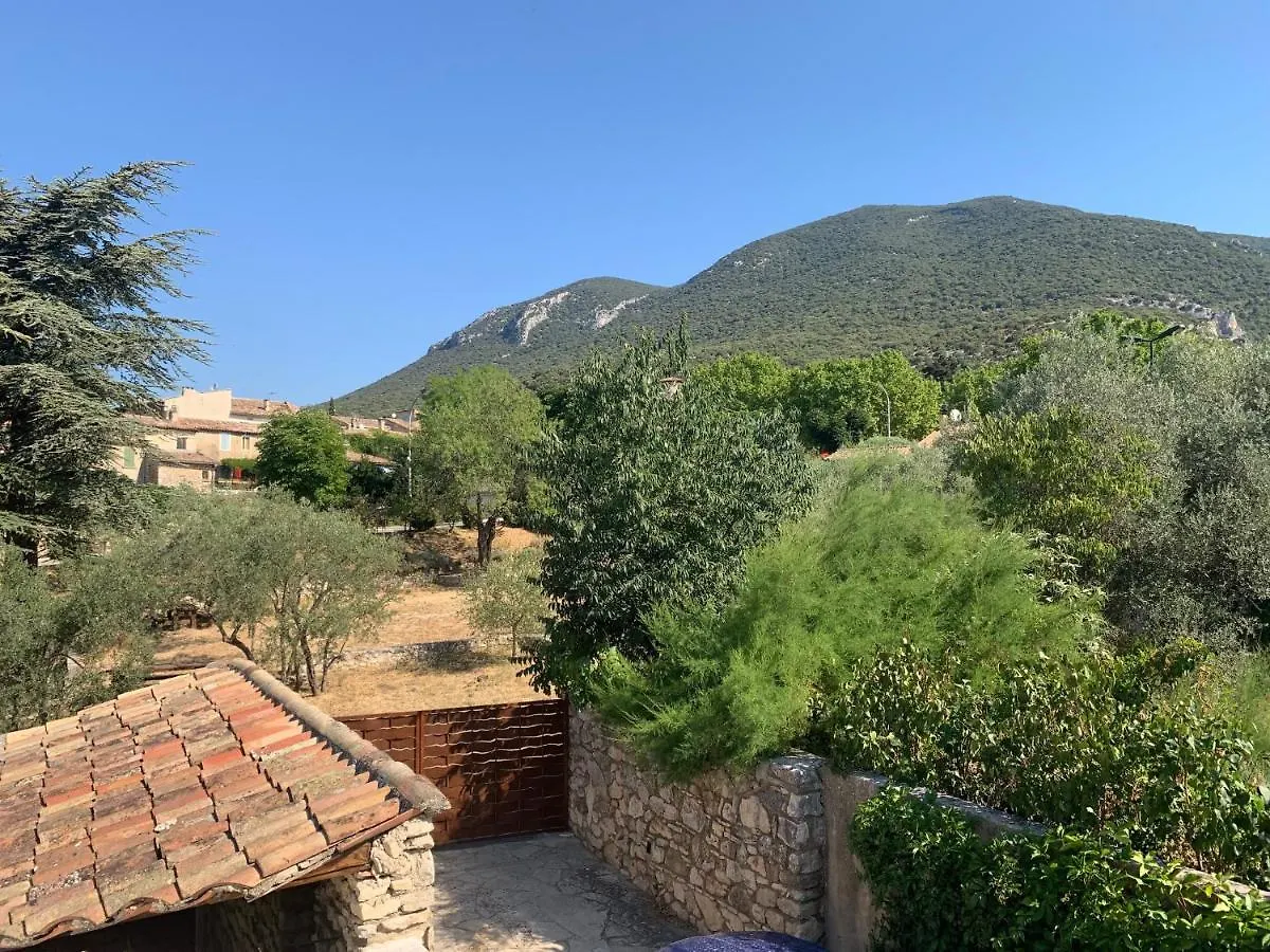 Les Moineaux Bed & Breakfast Rustrel